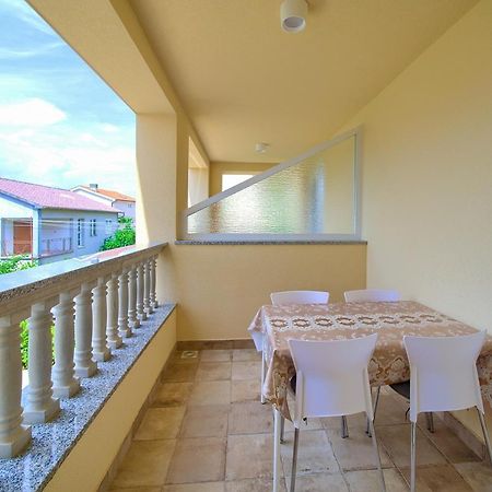 Apartmani Dal Malinska Bagian luar foto