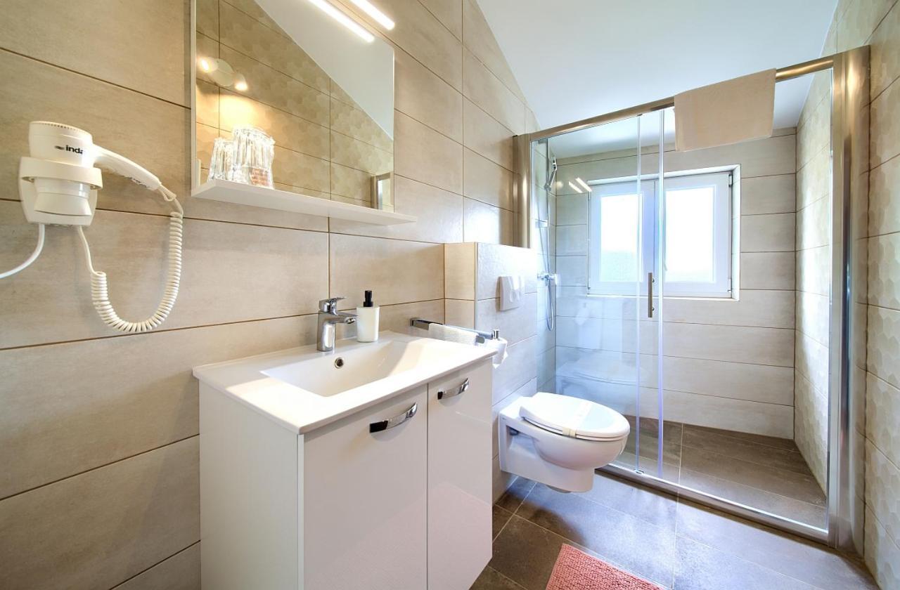 Apartmani Dal Malinska Bagian luar foto