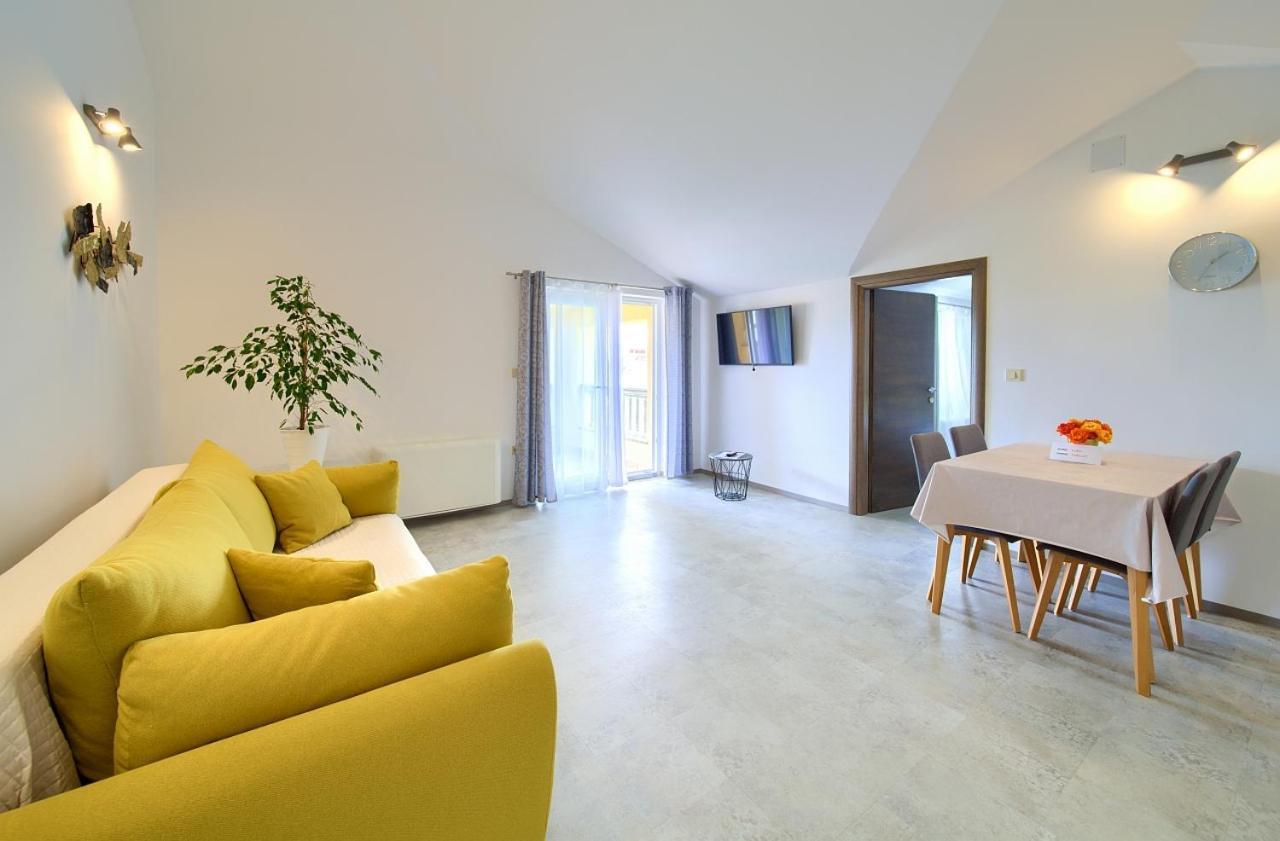Apartmani Dal Malinska Bagian luar foto