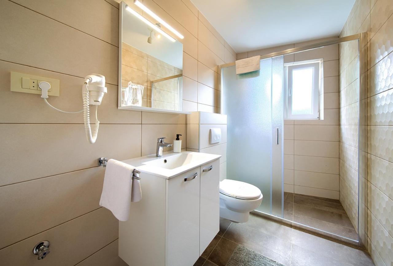 Apartmani Dal Malinska Bagian luar foto