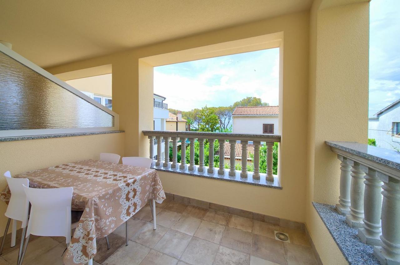 Apartmani Dal Malinska Bagian luar foto