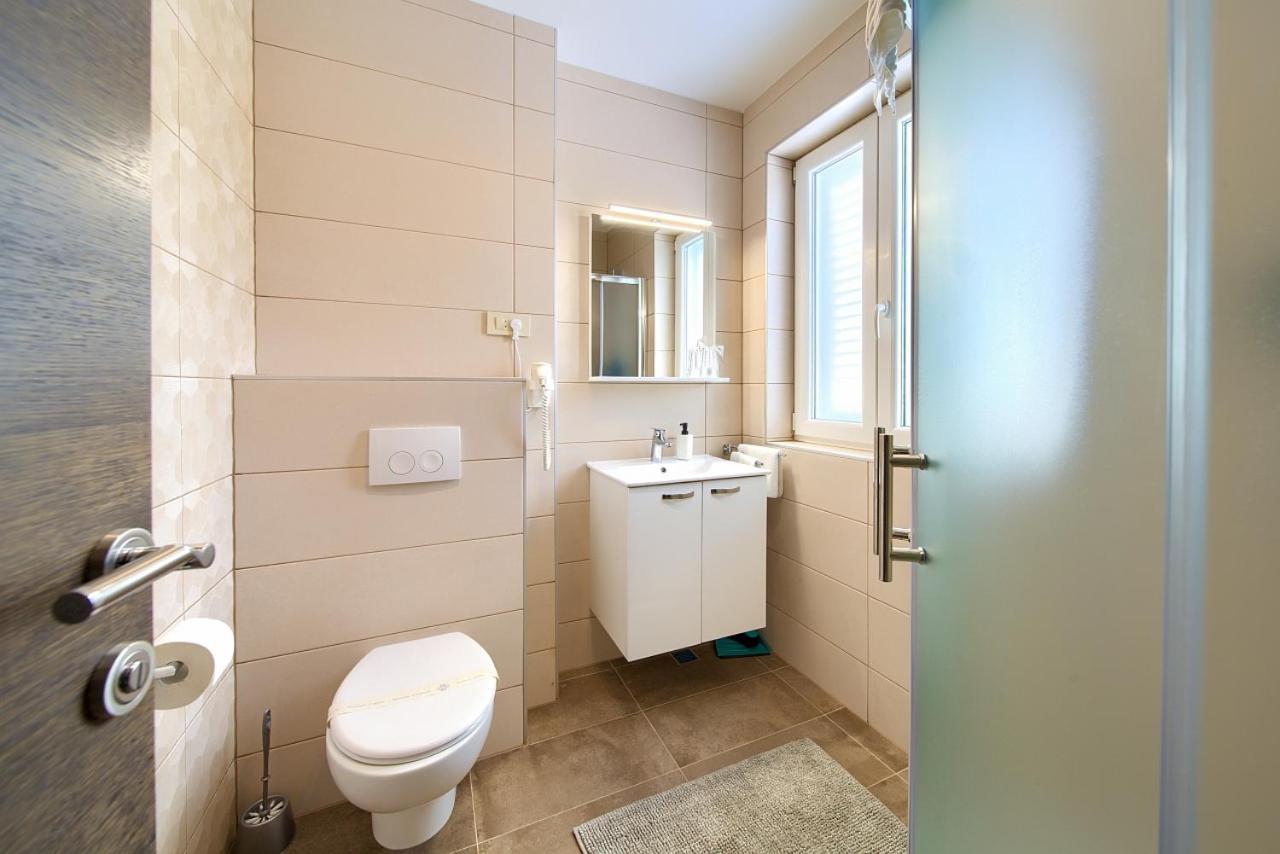 Apartmani Dal Malinska Bagian luar foto