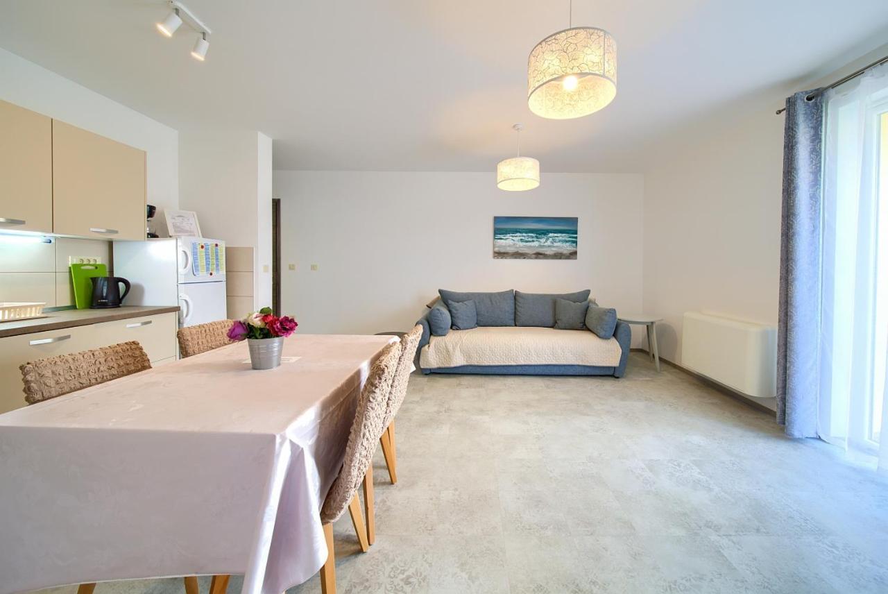 Apartmani Dal Malinska Bagian luar foto